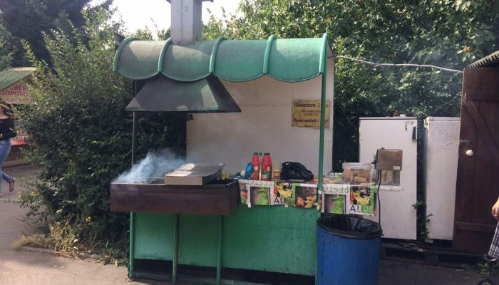 Ларёк с мангалом. Фото https://www.avito.ru/barnaul/sport_i_otdyh/m_2965713039